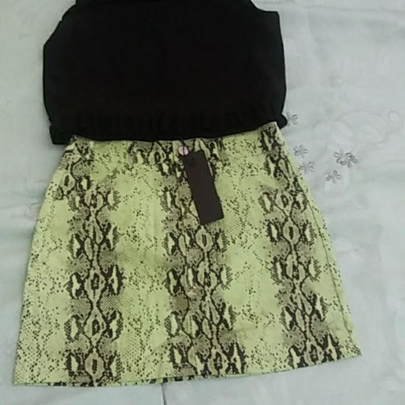 Snake Print Mini Skirt - Picture 6 of 6